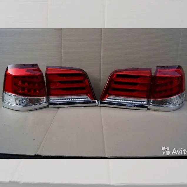 Задние фонари красные Lexus LX 570