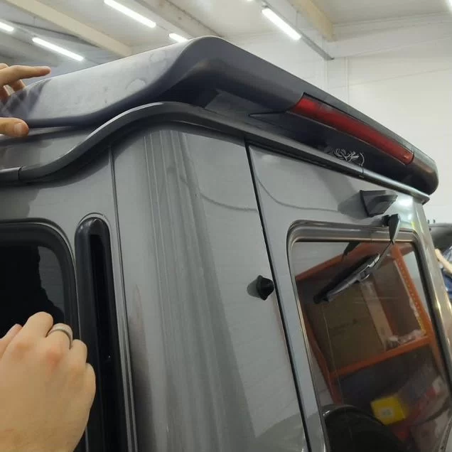 Спойлер со стоп сигналом Mercedes G463