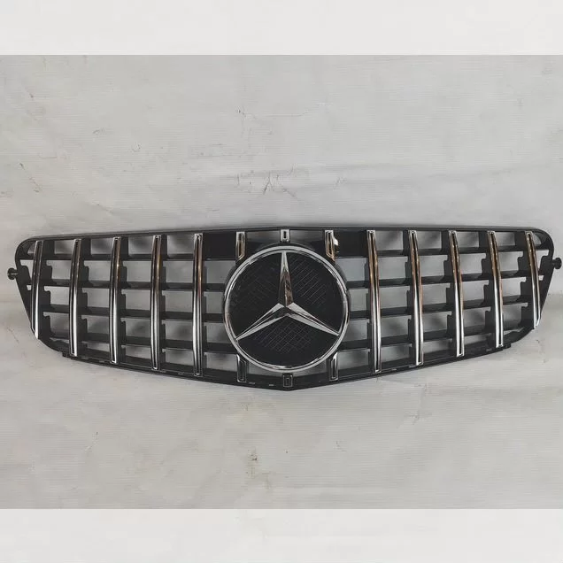 Решетка радиатора GT Mercedes C class W 204