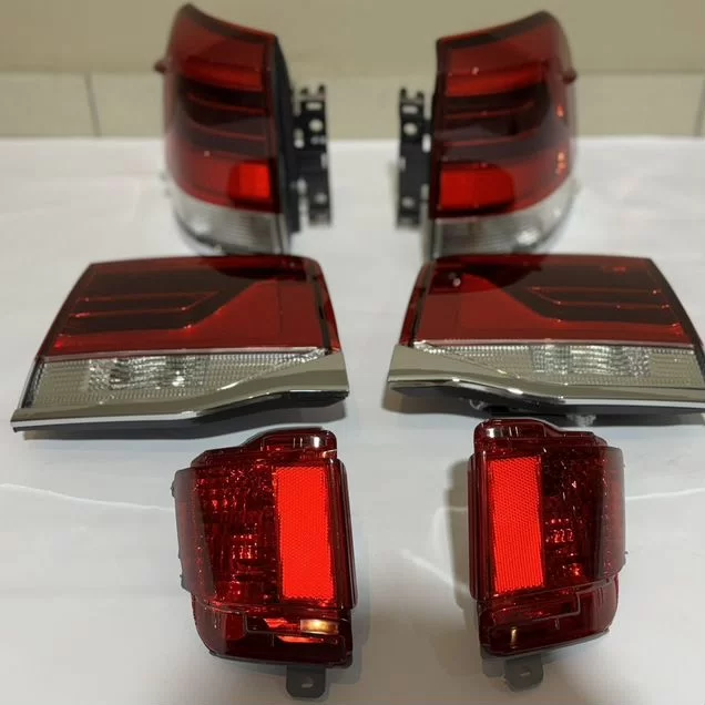 Комплект фонарей Toyota Land Cruiser 200 рестайлин