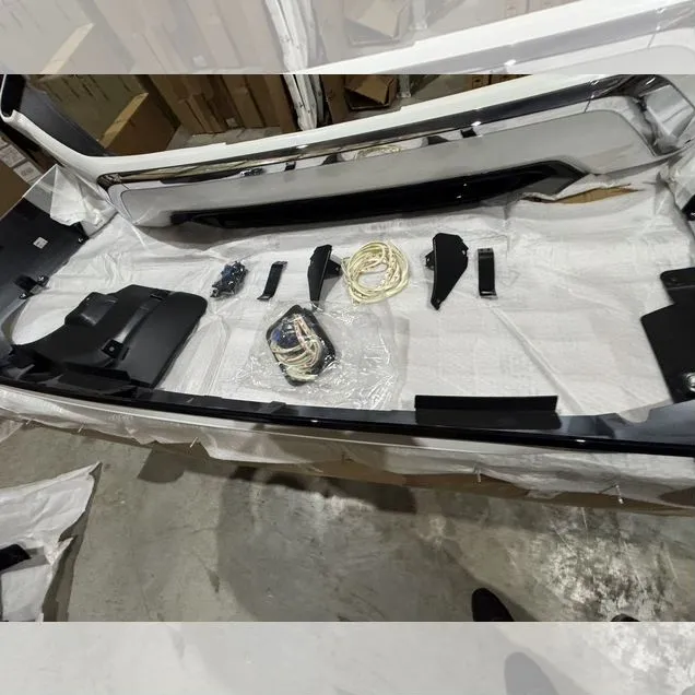 Обвес Executive White Toyota Land Cruiser 200