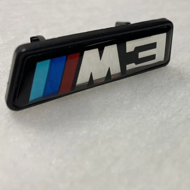 Шильдик решетки радиатора BMW M3