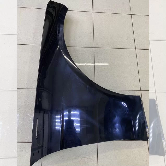 Переднее правое крыло Mercedes w 212