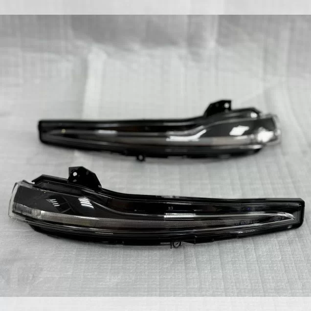Черный поворотник зеркала Mercedes C257 C238