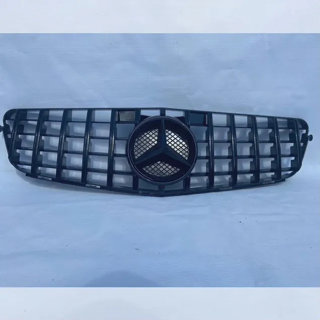 Решетка радиатора AMG GT черная Mercedes C 204